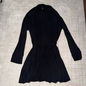 Skims Soft Lounge Short Robe Black (Onyx)  - Size Large